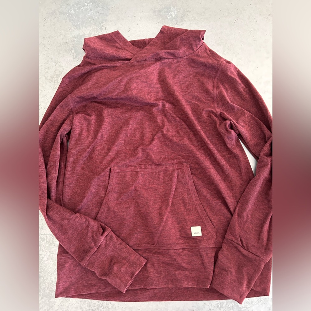 {Vuori} pullover Hoodie in Bordeaux Heather